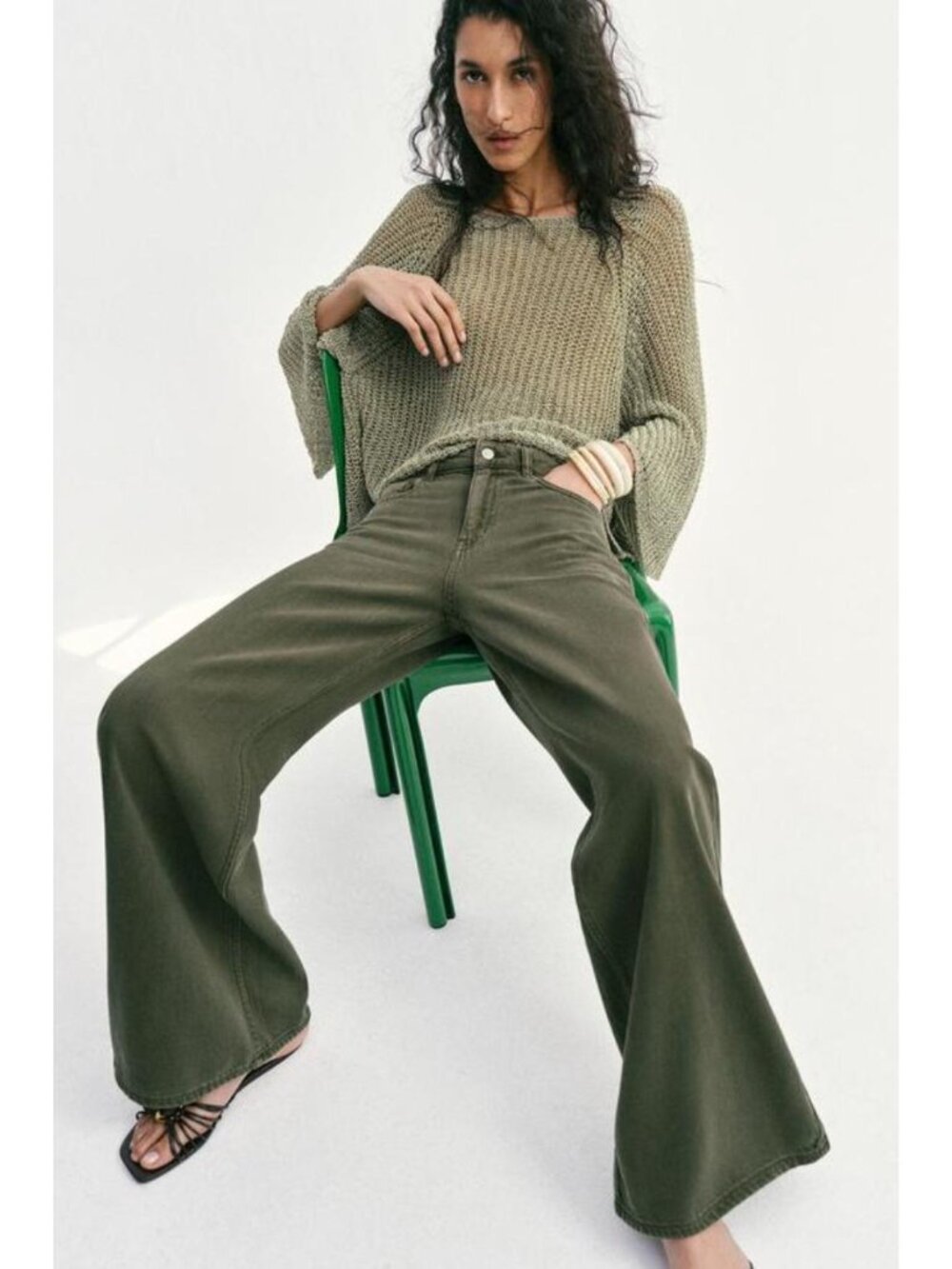 ZARA Z1975 HIGH-WAISTED FLUID WIDE LEG JEANS - Picture 4 of 9